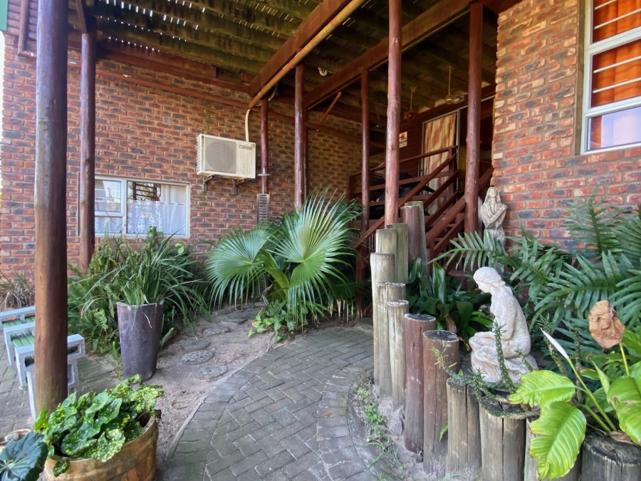 7 Bedroom Property for Sale in Cintsa East Eastern Cape